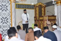 Wali Kota Padang Fadly Amran dalam kegiatan Subuh Mubarak dan Doa Bersama untuk Keselamatan Bangsa di Masjid Jamiatul Huda, Simpang Ketaping, Jalan Bypass, Kuranji. (Foto: FB Diskominfo Padang)