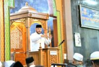 Wali Kota Padang, Fadly Amran saat Subuh Mubarokah di Masjid At-Taubah, Komplek Wisma Utama, Minggu (7/9/2025). (Foto: Prokopim Padang)