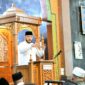 Wali Kota Padang, Fadly Amran saat Subuh Mubarokah  di Masjid At-Taubah, Komplek Wisma Utama, Minggu (7/9/2025). (Foto: Prokopim Padang)