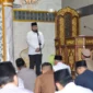 Wali Kota Padang Fadly Amran saat kegiatan Subuh Mubarak di Masjid Jamiatul Huda, Simpang Ketaping, Bypass Kuranji, Senin (1/9/2025). (Foto: Diskominfo Padang)