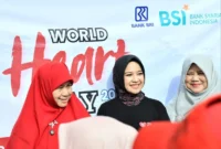 Ketua TP-PKK Padang, Ny. Dian Puspita Fadly Amran Sp.JP, menghadiri acara Puncak Peringatan WHD Tingkat Sumbar 2025 di halaman Kantor Gubernur Sumbar, Minggu (28/9/2025). (Foto: Prokopim Padang)