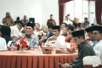 Wabup Solsel Yulian Efi menghadiri rapat evaluasi Program 3 Juta Rumah untuk Rakyatdi Auditorium Gubernuran Sumbar, Jumat (26/9/2025). (Foto: Humas Pemkab Solsel)