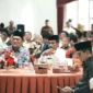 Wabup Solsel Yulian Efi menghadiri rapat evaluasi Program 3 Juta Rumah untuk Rakyatdi Auditorium Gubernuran Sumbar, Jumat (26/9/2025). (Foto: Humas Pemkab Solsel)