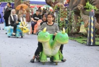 Wali Kota Pariaman, Yota Balad meresmikan pembukaan Wahana Dino Planet di Hall GOR Rajo Bujang, Minggu (28/9/2025). (Foto: Kominfo Pariaman)