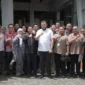 Wali Kota Padang Fadly Amran menjamu rombongan organisasi kepemudaan asal Malaysia, MBFRA di Rumah Makan Sederhana, Rabu (24/9/2025). (Foto: Prokopim Padang)
