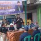 Wali Kota Padang Fadly Amran menghadiri reses anggota DPRD Padang Rafly Boy di depan Hall Badminton Titian, Kelurahan Kubu Dalam Parak Karakah, Kecamatan Padang Timur, Minggu (7/9/2025). (Foto: Prokopim Padang)