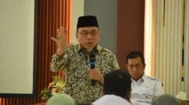 Wakil Wali Kota Padang, Maigus Nasir memimpin Rapat Koordinasi Penurunan Angka Kemiskinan di Aula Dinas Kesehatan Kota Padang, Rabu (10/9/2025). (Foto: Diskominfo Padang)