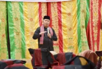 Wakil Wali Kota Pariaman, Mulyadi saat memberikan sambutan pada Pengukuhan Bundo Kanduang Kelurahan Pasir Periode 2025–2029, Sabtu (20/9/2025). (Foto: Kominfo Pariaman)