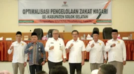 Bupati Solsel, H. Khairunas membuka kegiatan Sosialisasi Pengelolaan Zakat bagi UPZ Nagari se-Kabupaten Solsel di Hotel Pesona Alam Sangir, Rabu (10/9/2025). (Foto: Humas Pemkab Solsel)