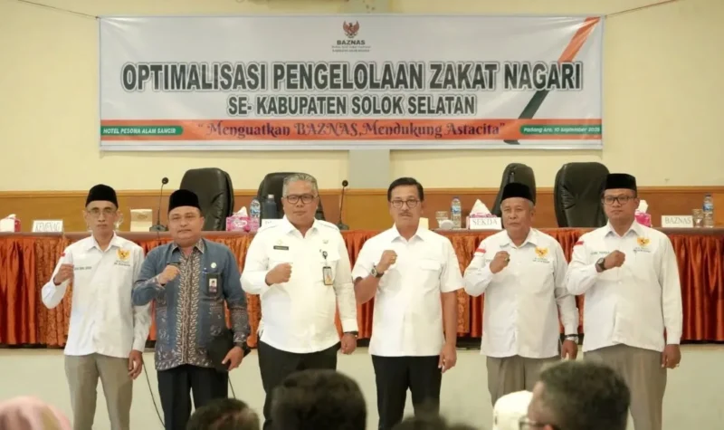 Bupati Solsel, H. Khairunas membuka kegiatan Sosialisasi Pengelolaan Zakat bagi UPZ Nagari se-Kabupaten Solsel di Hotel Pesona Alam Sangir, Rabu (10/9/2025). (Foto: Humas Pemkab Solsel)