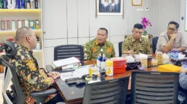 Wali Kota Pariaman Yota Balad melakukan audiensi dengan Sekjen Kemensos RI, Robben Rico, di Jakarta, Selasa (21/10/2025). (Foto: Kominfo Pariaman)