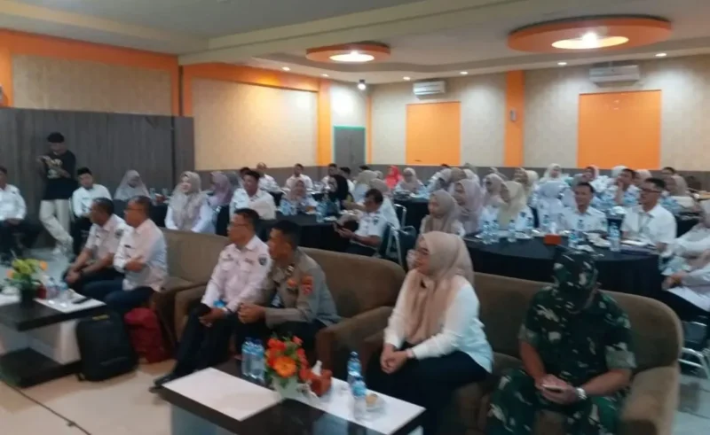 Para peserta mengikuti Sosialisasi Pengendalian Penyakit di Hannah Hotel Painan. (Foto: Dok. Kominfo)
