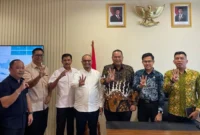Wali Kota Pariaman Yota Balad bertemu Dirjen Perumahan Perdesaan Kemen PKP di Jakarta, Senin (20/10/2025). (Foto: Kominfo Pariaman)