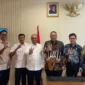 Wali Kota Pariaman Yota Balad bertemu Dirjen Perumahan Perdesaan Kemen PKP di Jakarta, Senin (20/10/2025). (Foto: Kominfo Pariaman)