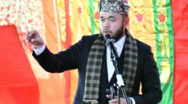 Wali Kota Padang Fadly Amran menyampaikan sambutan dalam acara Penjamuan Batagak Panghulu Suku Koto Kenagarian Koto Tangah bagi Ketua LKAAM Sumbar, Fauzi Bahar, Sabtu (11/10/2025). (Foto: Diskominfo Padang)