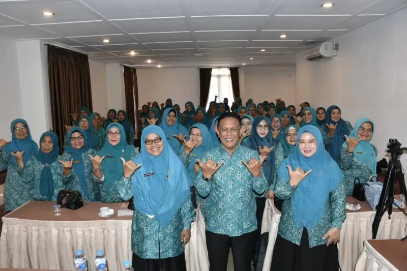 Para kader PKK Padang mengikuti bimtek untuk memperdalam ilmu dan keterampilan organisasi. (Foto: Diskominfo Padang)