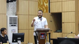 Wali Kota Padang, Fadly Amran saat membuka FGD Smart City di Balai Kota Padang pada hari Rabu (29/10/2025). (Foto: Diskominfo Padang)