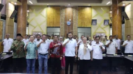 Wali Kota Padang Fadly Amran membuka FGD penyusunan Masterplan Smart City Kota Padang di Ruang Abu Bakar Ja’ar, Balai Kota Aia Pacah, Rabu (29/10/2025). 