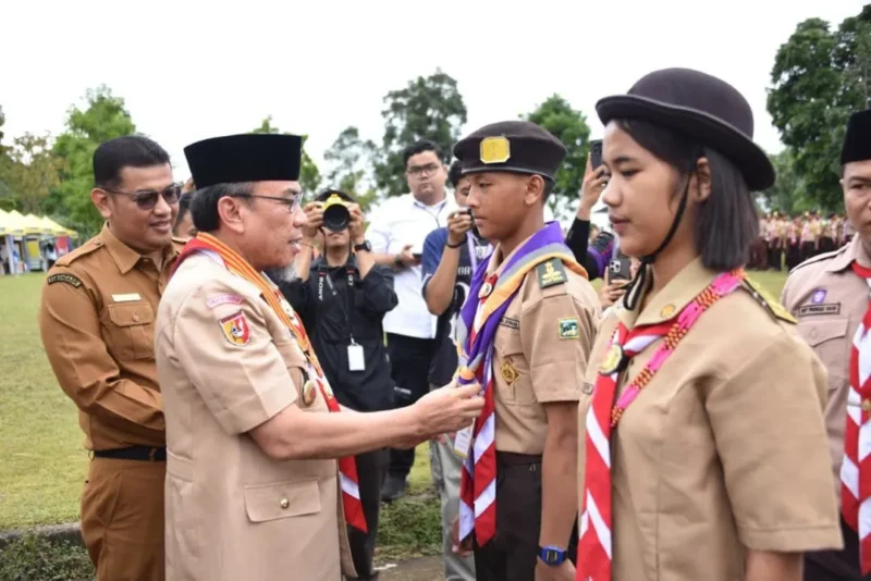 Wakil Wali Kota Padang, Maigus Nasir membuka Fiesta Unand ke-39 di Bumi Perkemahan Pramuka Unand, Selasa (7/10/2025). (Foto: Prokopim Padang)