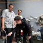 Wali Kota Pariaman Yota Balad mendampingi Direktur CCR Corporation Japan perwakilan Indonesia Yasumasa Sasahara mengunjungi SMPN 2 Pariaman, Kamis (16/10/2025). (Foto: Kominfo Pariaman)