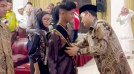 Wakil Bupati Padang Pariaman Rahmat Hidayat mengukuhkan Forum Anak Daerah Padang Pariaman periode 2025–2027. (Foto: Kominfo Padang Pariaman)