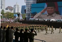 Presiden Prabowo bertindak sebagai inspektur upacara pada peringatan HUT ke-80 TNI di Lapangan Silang Monumen Nasional (Monas), Jakarta, Minggu (5/10/2025). (Foto: Setkab RI)