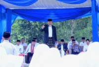 Gubernur Sumbar Mahyeldi Ansharullah memimpin Apel Hari Santri Nasional (HSN) Tingkat Provinsi di Pondok Pesantren Ar Risalah Puteri, Rabu (22/10/2025) pagi. (Foto: Kemenag Sumbar)