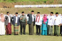 Wakil Wali Kota Padang, Maigus Nasir menghadiri apel peringatan Hari Santri Nasional 2025 di Pondok Pesantren Perguruan Ar-Risalah, Rabu (22/10/2025). (Foto: Prokopim Padang)
