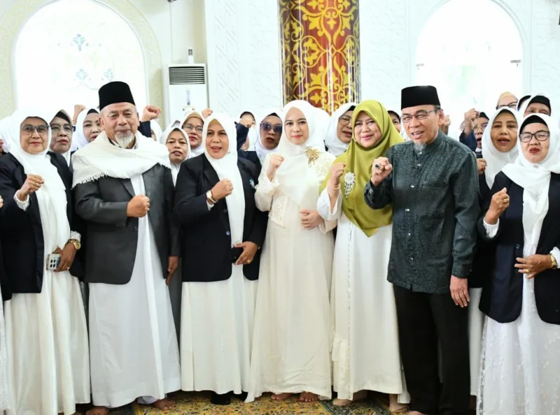 Wakil Wali Kota Padang, Maigus Nasir menghadiri acara Pengukuhan Pengurus MTY Padang Periode 2025-2030, di Masjid Al Hakim Pantai Padang, Minggu (12/10/2025). (Foto: Prokopim Padang)