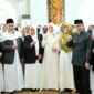 Wakil Wali Kota Padang, Maigus Nasir menghadiri acara Pengukuhan Pengurus MTY Padang Periode 2025-2030, di Masjid Al Hakim Pantai Padang, Minggu (12/10/2025). (Foto: Prokopim Padang)