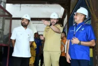 Wali Kota Padang Fadly Amran mendampingi kunjungan kerja Zigo Rolanda di kawasan IPA Gunung Pangilun, Selasa (7/10/2025). (Foto: Prokopim Padang)
