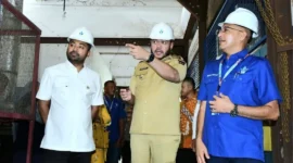 Wali Kota Padang Fadly Amran mendampingi kunjungan kerja Zigo Rolanda di kawasan IPA Gunung Pangilun, Selasa (7/10/2025). (Foto: Prokopim Padang)