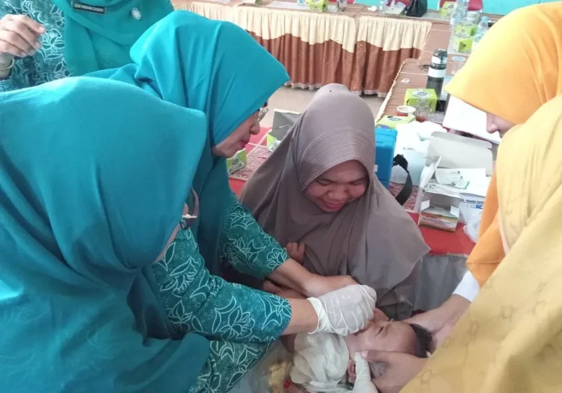 TP-PKK Kabupaten Pasbar menggencarkan sosialisasi Zero Dose di Kecamatan Ranah Batahan, Selasa (7/10). (Foto: Diskominfo Pasbar)