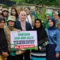 Indo Jalito Peduli menyalurkan bantuan senilai Rp 40 juta kepada korban kebakaran di Kelurahan Koto Katik, Kecamatan Padang Panjang Timur, Senin (20/10/2025). (Foto: Kominfo Padang Panjang)