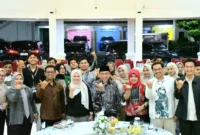Wakil Wali Kota Padang Maigus Nasir menerima kunjungan silaturahmi peserta Seminar Nasional FH Unand di Palanta Kediaman Resmi Wali Kota Padang, Senin (20/10/2025) malam. (Foto: Prokopim Padang)
