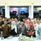 Wakil Wali Kota Padang Maigus Nasir menerima kunjungan silaturahmi peserta Seminar Nasional FH Unand di Palanta Kediaman Resmi Wali Kota Padang, Senin (20/10/2025) malam. (Foto: Prokopim Padang)