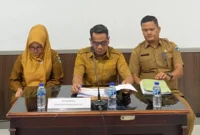 Wakil Bupati Pessel, Risnaldi Ibrahim didampingi Kepala Dinas Kominfo Pessel, Wendi saat menyampaikan paparan. (Foto: Dok. Kominfo)