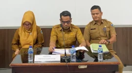 Wakil Bupati Pessel, Risnaldi Ibrahim didampingi Kepala Dinas Kominfo Pessel, Wendi saat menyampaikan paparan. (Foto: Dok. Kominfo)