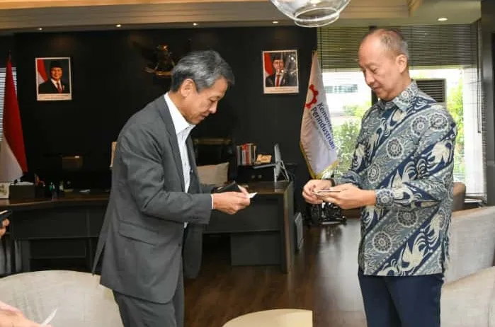 Menperin Agus Gumiwang tantang Asahi pindahkan kantor pusat dari Thailand ke Indonesia untuk perkuat industri kimia nasional. (Foto: Kemenperin)