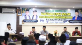 Wakil Wali Kota Solok, H. Suryadi Nurdal membuka Training Centre (TC) kedua bagi para kafilah Kota Solok di Kota Bukittinggi di Solok Primer Hotel, Jumat (3/10/2025). (Foto: Prokopim Kota Solok)