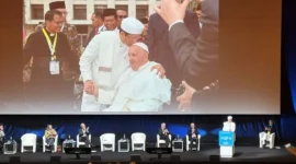 Menag Nasaruddin Umar menjadi salah satu pembicara pada Forum Internasional untuk Perdamaian “Daring Peace” di Vatikan, Roma. (Foto: Ist/Kemenag)