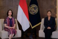 Menpar Widiyanti Putri Wardhana didampingi Wamenpar Ni Luh Puspa saat Laporan Kinerja Bulanan Kemenpar di Gedung Sapta Pesona, Jakarta Pusat, Rabu (8/10/2025). (Foto: Kemenpar)