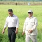 Menteri Pertanian (Mentan) Andi Amran Sulaiman saat mendampingi Presiden Prabowo Subianto dalam kunjungan kerja. (Foto: Kementan)
