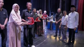 Minang Film Festival (Miffest) ke-9 resmi ditutup di Gedung Pertunjukan Hoerijah Adam, Kampus ISI Padangpanjang, Jumat (17/10). (Foto: Kominfo Padang Panjang)
