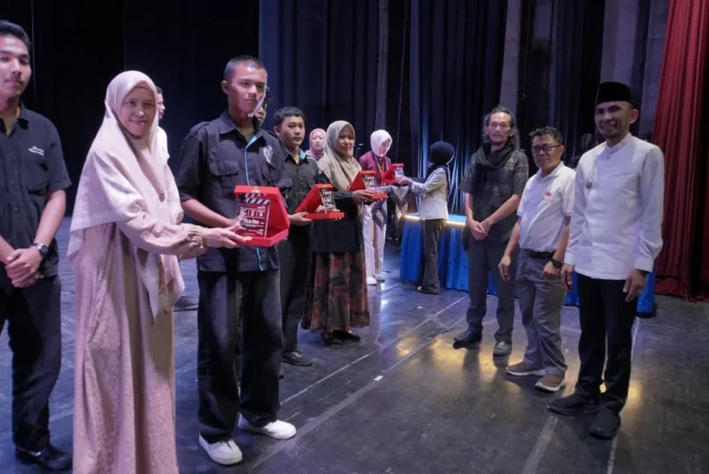 Minang Film Festival (Miffest) ke-9 resmi ditutup di Gedung Pertunjukan Hoerijah Adam, Kampus ISI Padangpanjang, Jumat (17/10). (Foto: Kominfo Padang Panjang)
