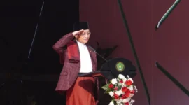 Menteri Agama (Menag) Nasaruddin Umar saat Apel Hari Santri 2025 di halaman Kantor Pusat Kemenag, Jakarta, Rabu (22/10/2025). (Foto: Kemenag)