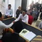 Kejari Dharmasraya berkolaborasi dengan Kemenag setempat menggelar nikah massal, Selasa (21/10/2025). (Foto: Kominfo Dharmasraya)