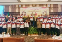 Ketua terpilih, Prof. Ahmad Wira, M.Si, Ph.D, foto bersama dengan jajaran pengurus. (Foto: Dok. Humas PELTI)