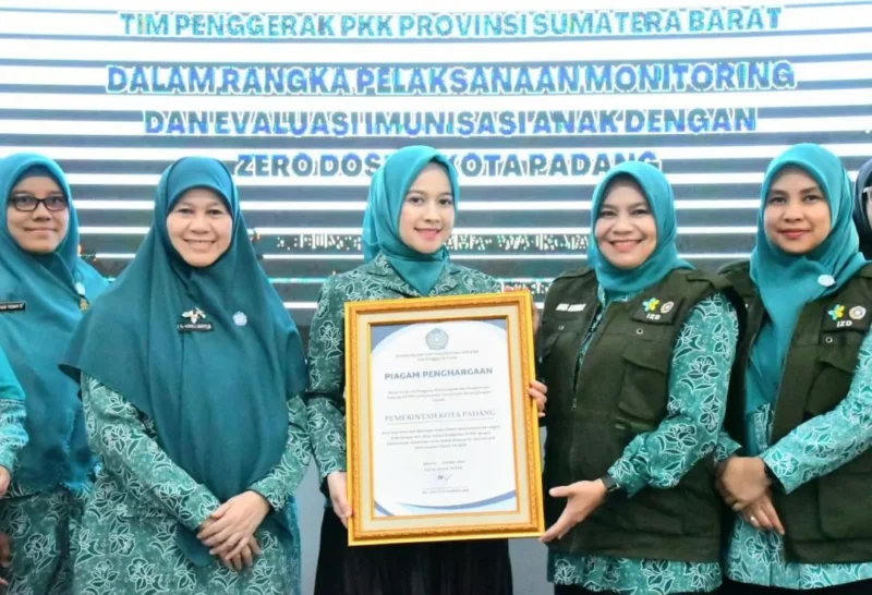 PKK Pusat mengapresiasi TP-PKK Padang dalam Monev Imunisasi Anak Zero Dose di Kota Padang, Senin (27/10/2025). (Foto: Prokopim Padang)
