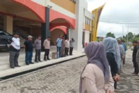 Dinas Kumperda Dharmasraya menggelar sosialisasi bagi pedagang dan masyarakat menjelang dioperasikannya Pasar Modern Sungai Rumbai, Minggu (19/10). (Foto: Kominfo Dharmasraya)
